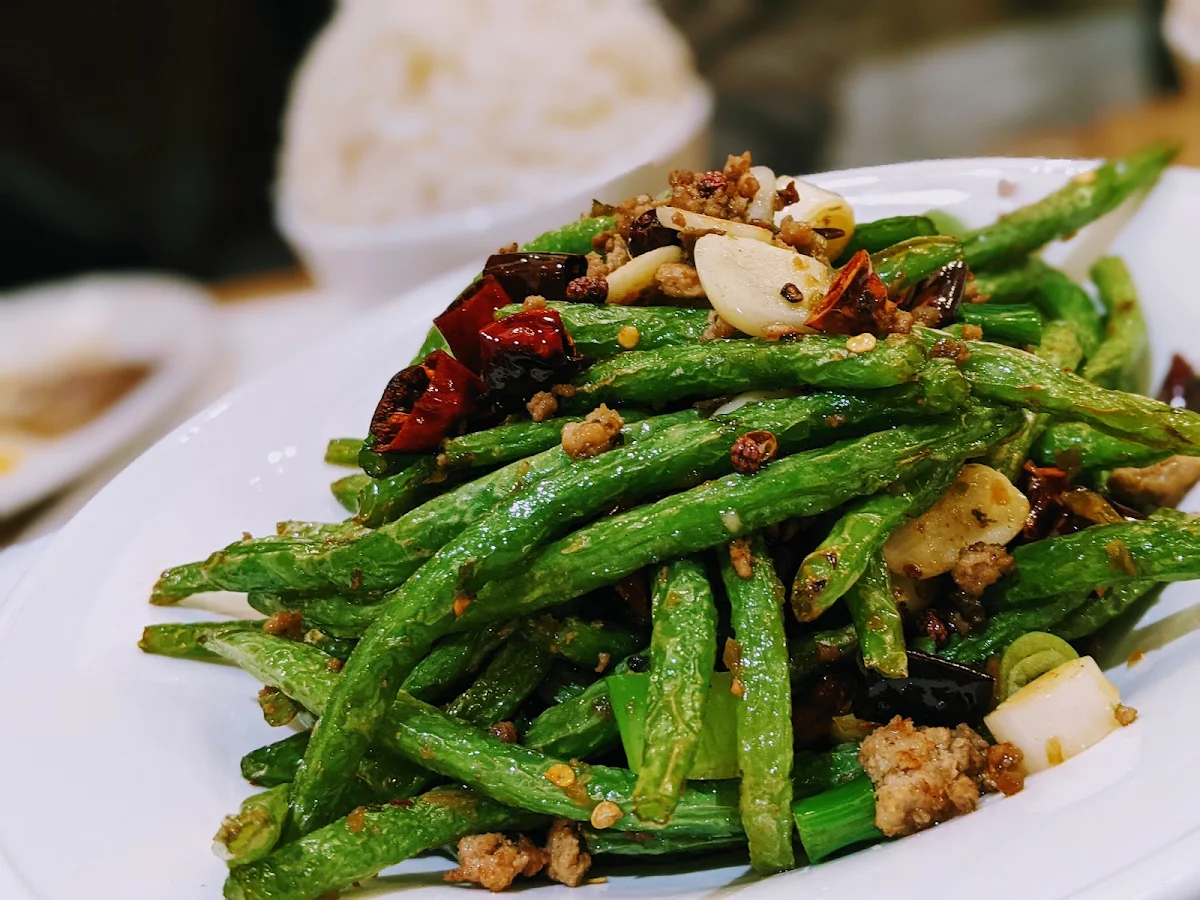 干煸四季豆 crispy green beans with minced pork